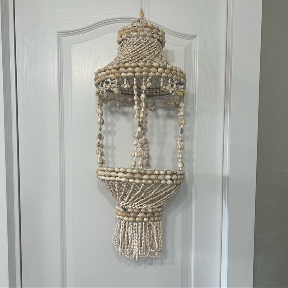 Vintage 70s Cowrie Sea Shell Hanging Macrame Plant Holder 26” Long. - Picture 1 of 9